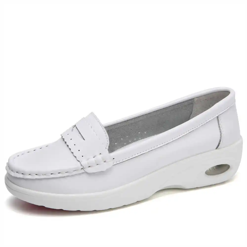 Thick Sole Slipon White Traine - đánh giá và giá Women Accessories Brand Name