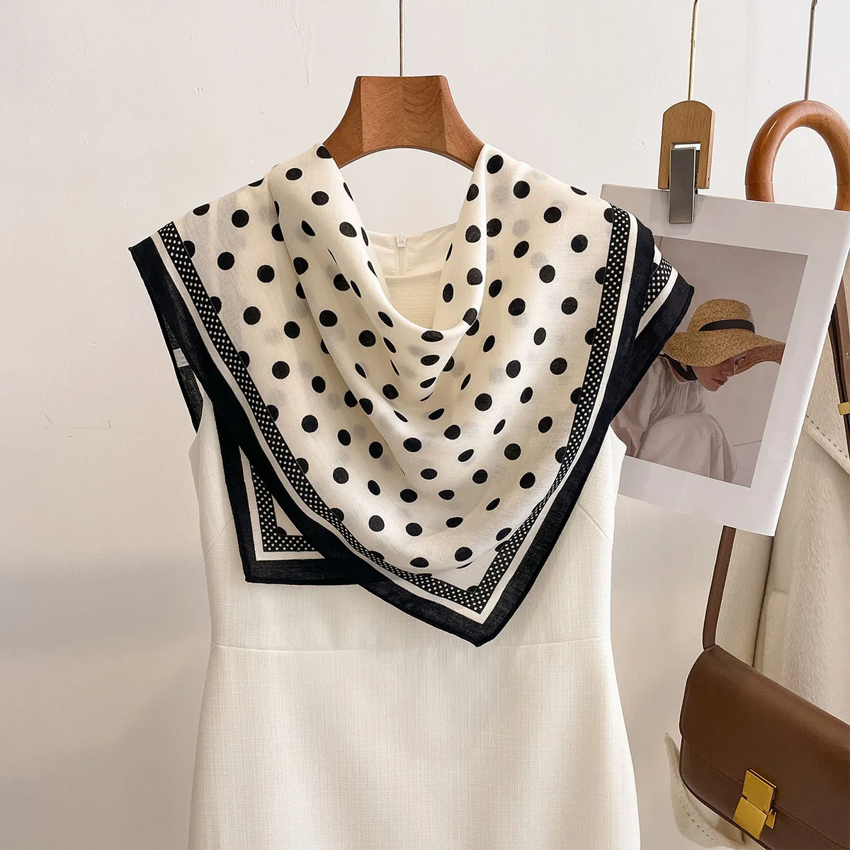 Luxury Polka Dot Printed Squar - đánh giá và giá Silk Scarf Square