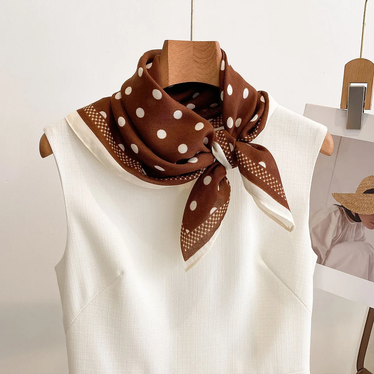 Luxury Polka Dot Printed Squar - đánh giá và giá Silk Scarf Square
