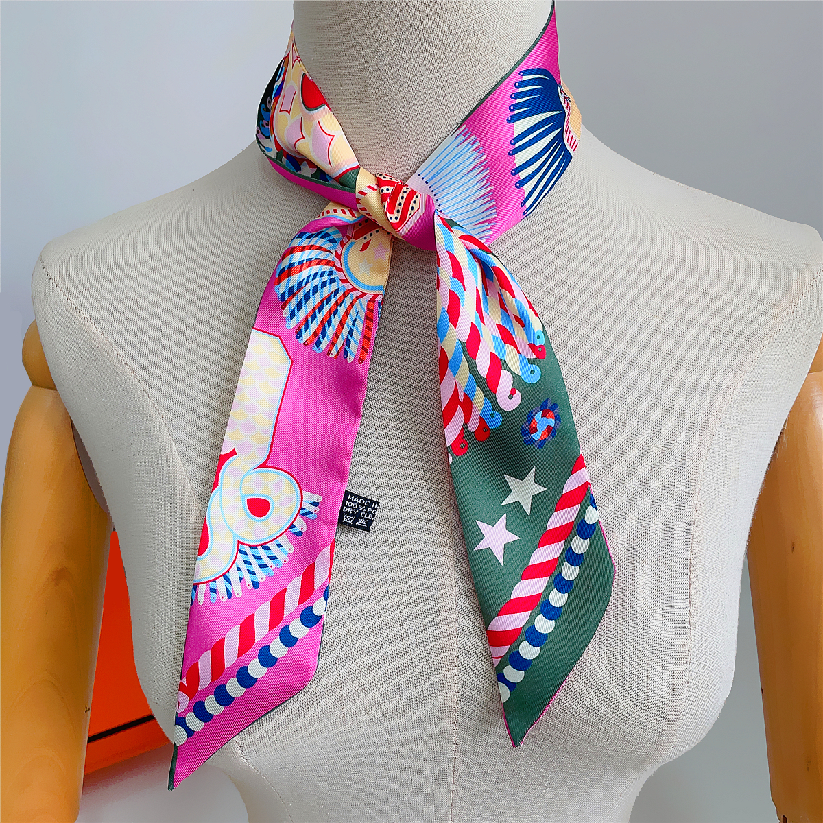 Brand Design Twill 100% Silk S - đánh giá và giá Silk Scarf Square