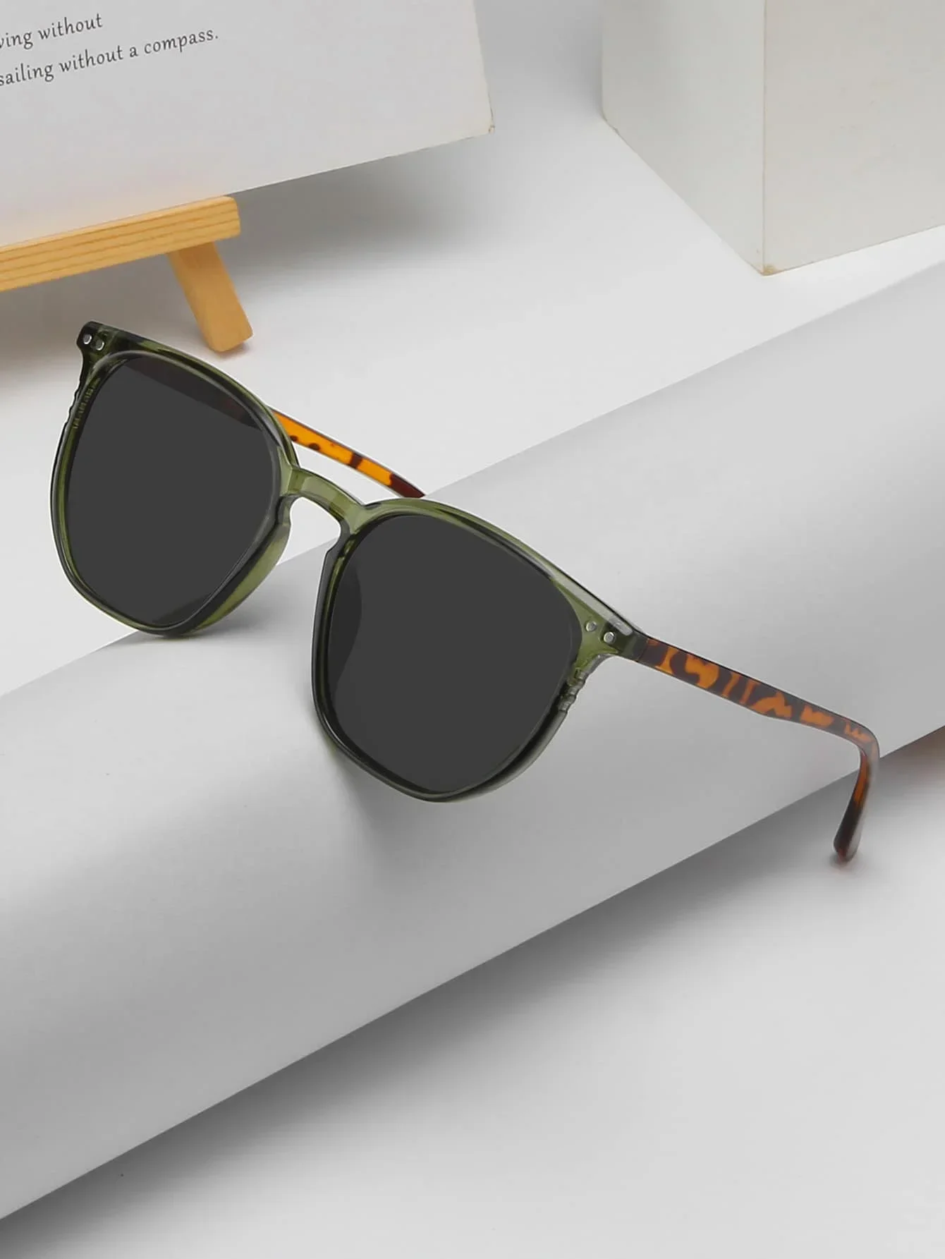 1 Pair Of Women Round PC Frame - đánh giá và giá Women Accessories Business