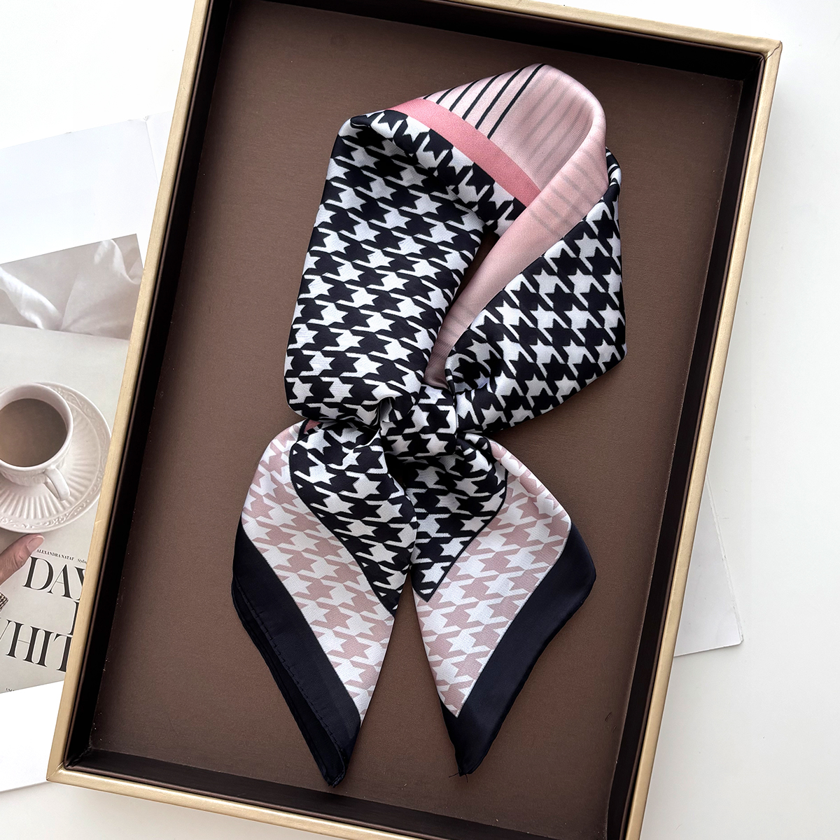 New Printed Square Scarf For W - đánh giá và giá Silk Scarf Square
