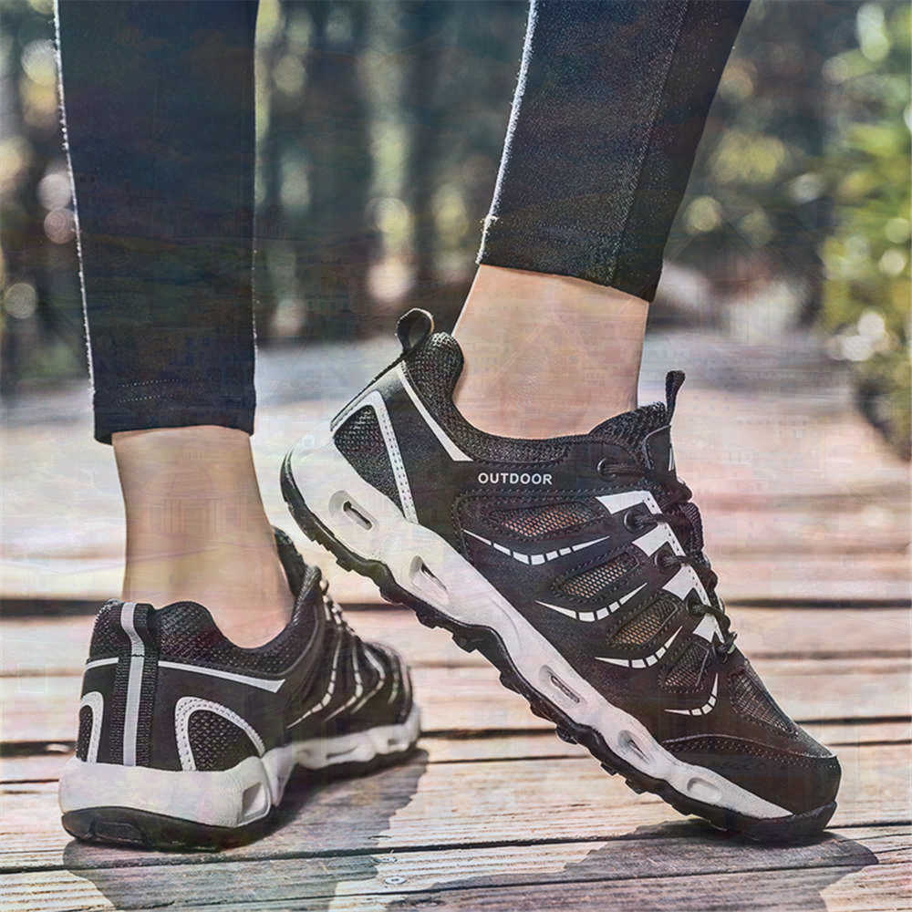 Sumer Round Tip Silver Sneaker - đánh giá và giá Women Accessories Brand Name